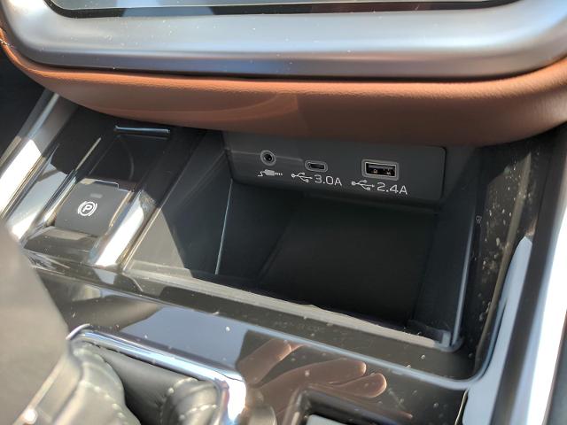 2025 Subaru Outback Vehicle Photo in Green Bay, WI 54304