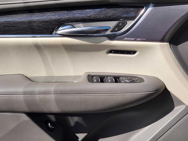2022 Cadillac XT6 Vehicle Photo in DENTON, TX 76210-9321