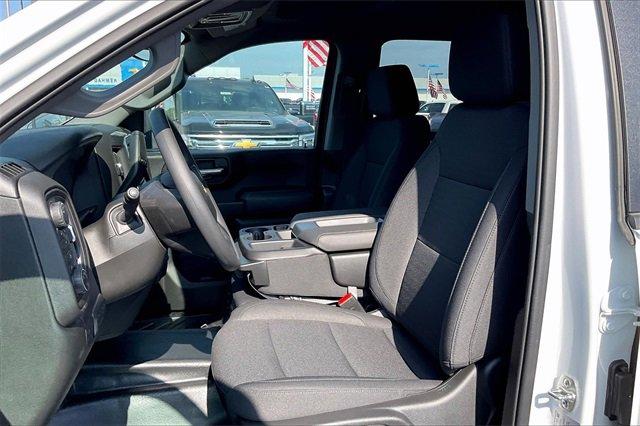 2025 Chevrolet Silverado 3500 HD Chassis Cab Vehicle Photo in INDEPENDENCE, MO 64055-1314