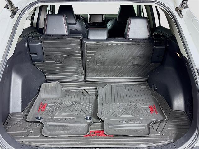 2020 Toyota RAV4 Vehicle Photo in PUYALLUP, WA 98371-4149