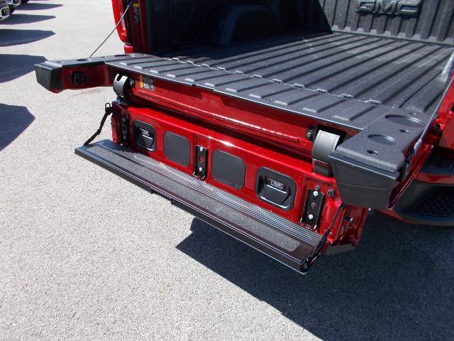 2026 GMC Sierra 1500 Vehicle Photo in LOWELL, MA 01852-4336