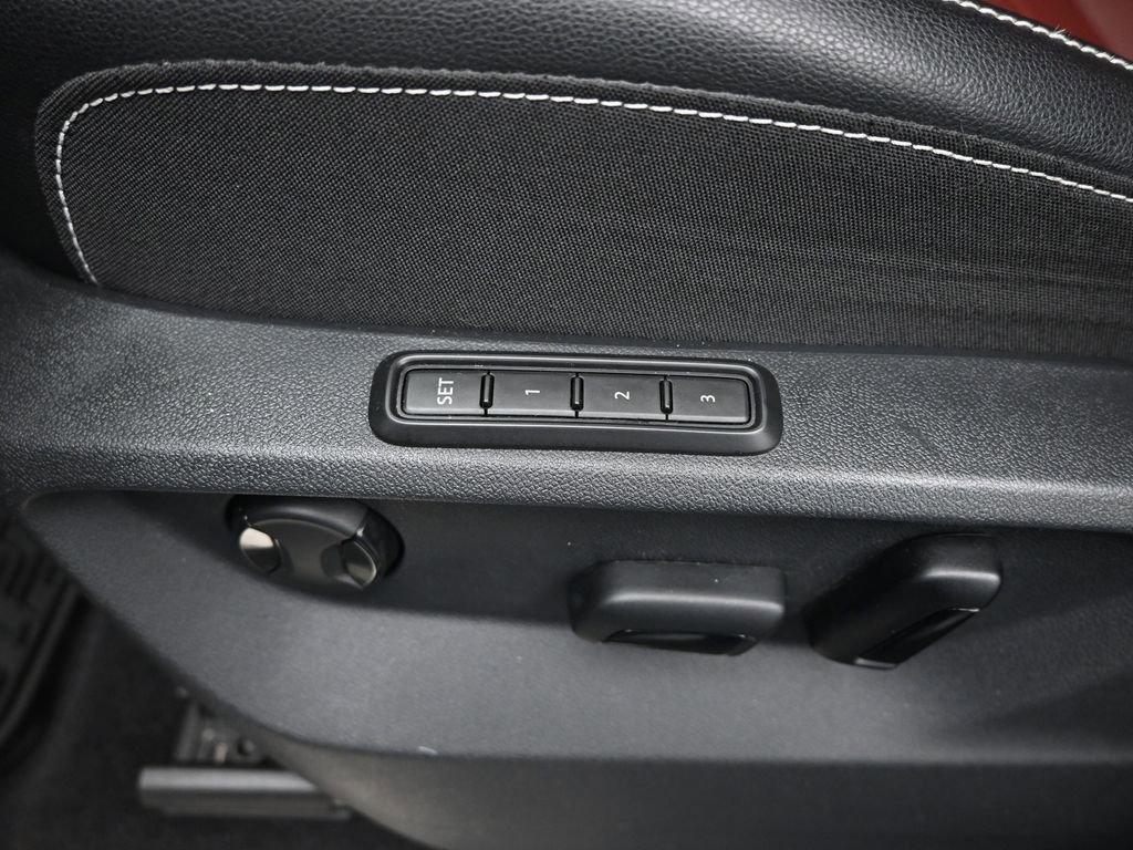 2022 Volkswagen Atlas Cross Sport Vehicle Photo in Marion, IA 52302