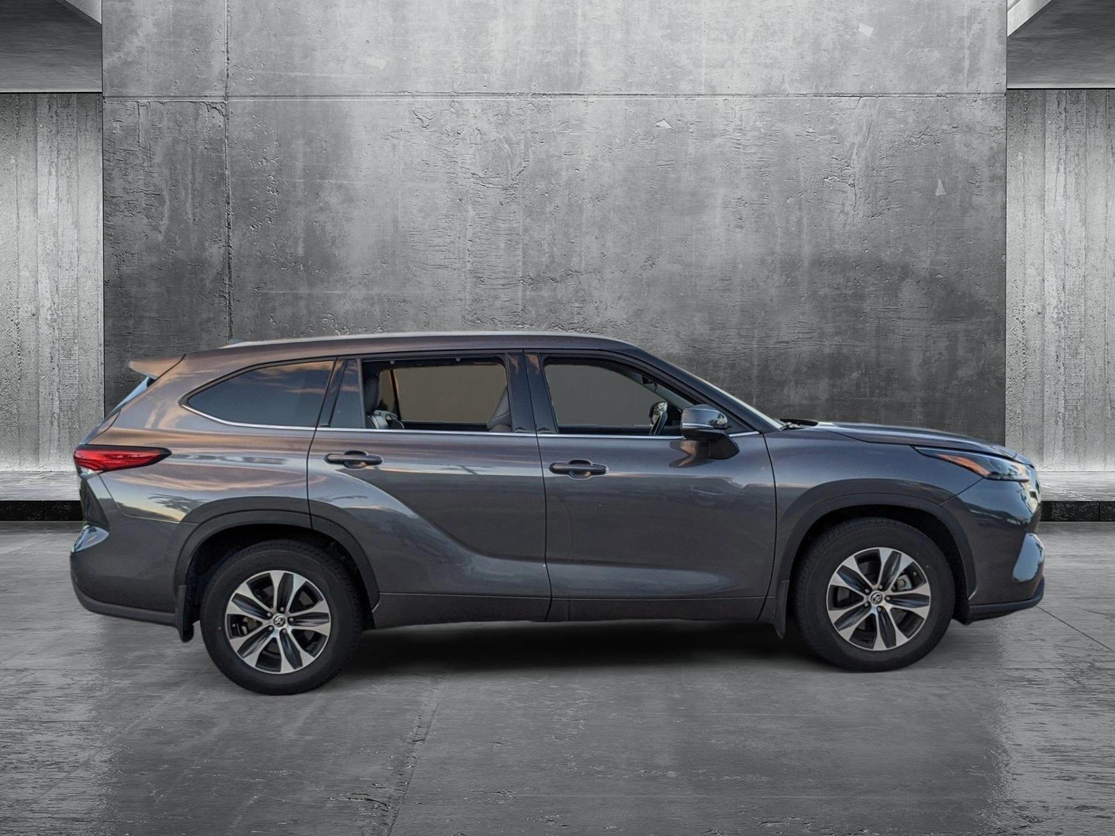 2022 Toyota Highlander Vehicle Photo in Davie, FL 33331