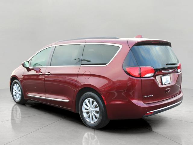 2017 Chrysler Pacifica Vehicle Photo in MADISON, WI 53713-3220