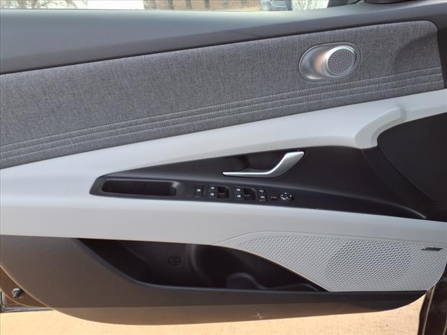 2025 Hyundai ELANTRA Vehicle Photo in Peoria, IL 61615