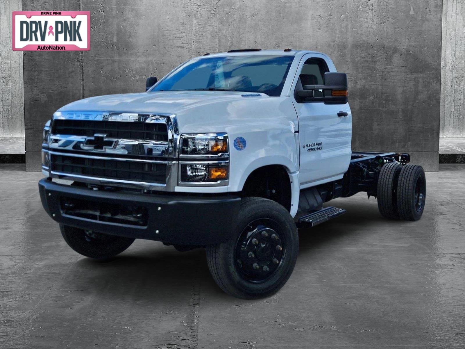 2024 Chevrolet Silverado 4500 HD Vehicle Photo in GREENACRES, FL 33463-3207