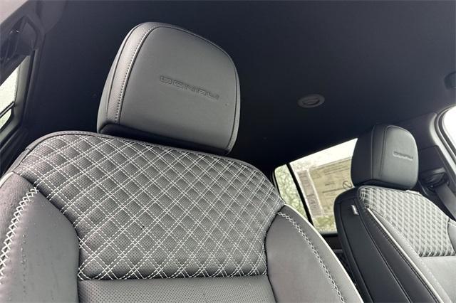 2025 GMC Acadia Vehicle Photo in ELK GROVE, CA 95757-8703