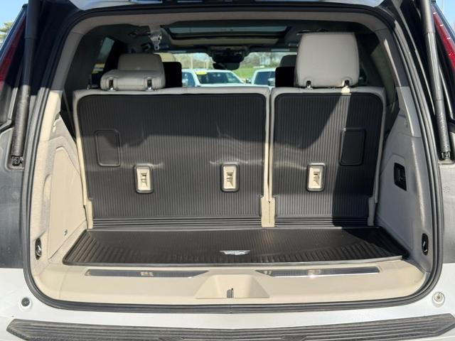 2024 Cadillac Escalade Vehicle Photo in COLUMBIA, MO 65203-3903