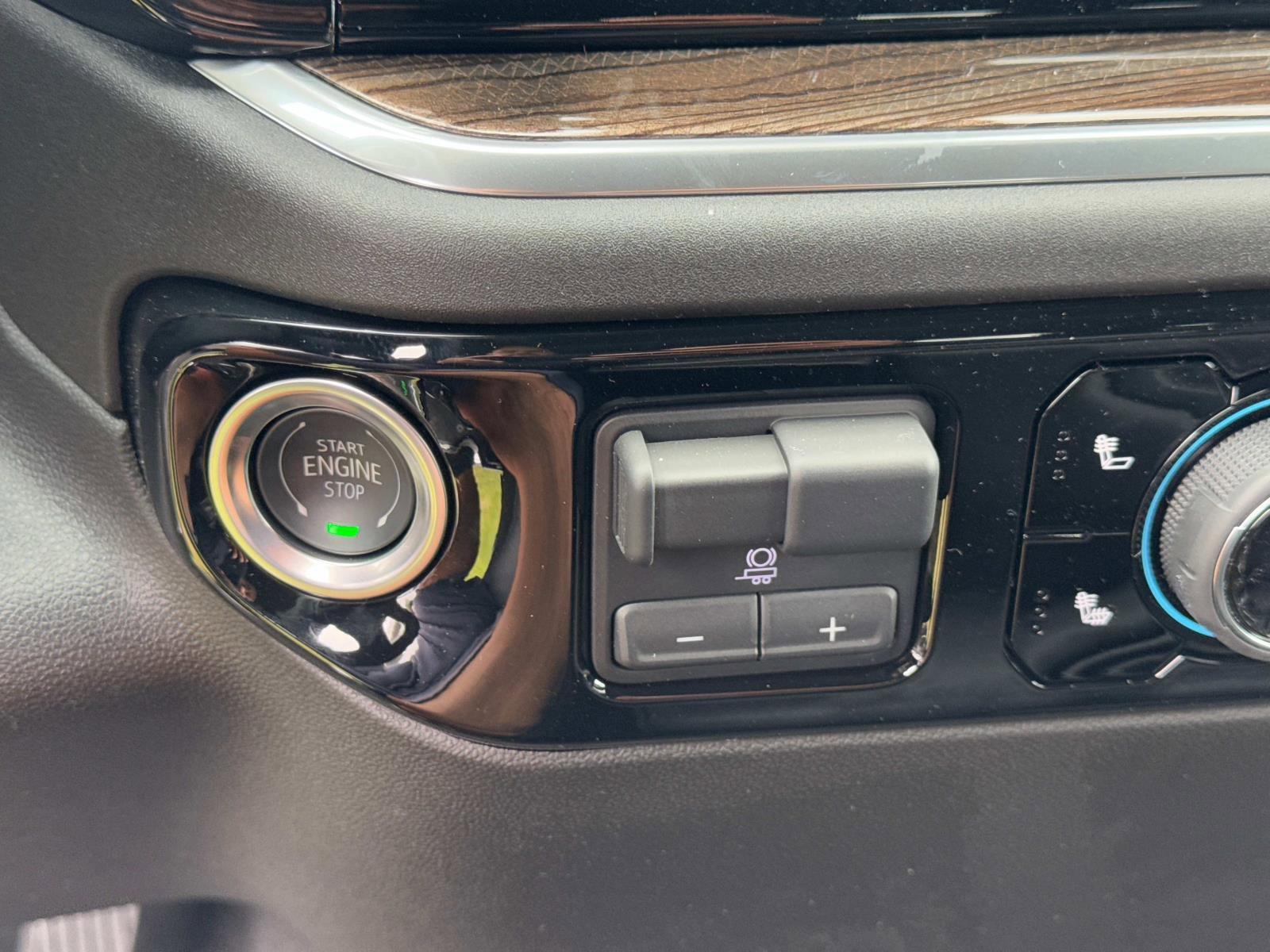 2025 Chevrolet Silverado 2500 HD Vehicle Photo in LOS ANGELES, CA 90007-3794