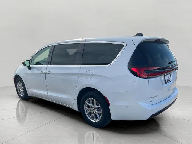 2025 Chrysler Pacifica Vehicle Photo in Kaukauna, WI 54130
