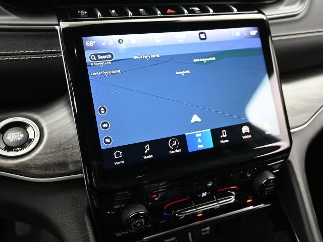 2021 Jeep Grand Cherokee L Vehicle Photo in Cedar Rapids, IA 52402