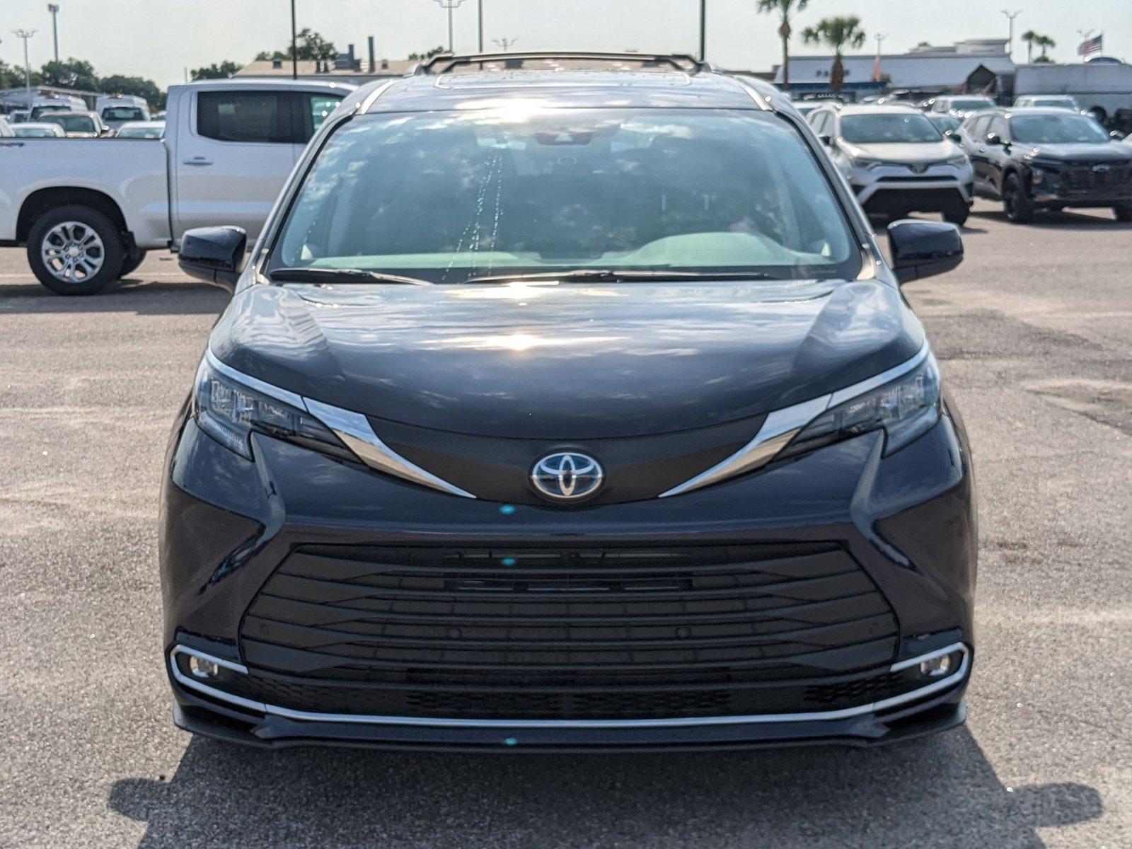 2024 Toyota Sienna Vehicle Photo in ORLANDO, FL 32808-7998