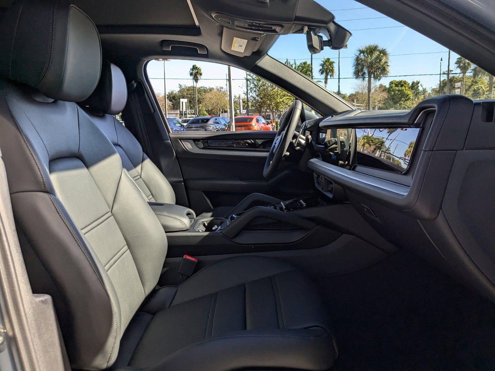 2025 Porsche Cayenne Vehicle Photo in Maitland, FL 32751