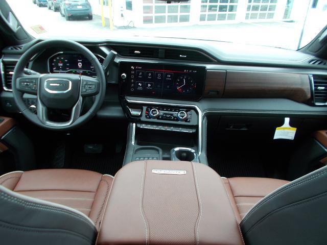 2025 GMC Sierra 2500 HD Vehicle Photo in LOWELL, MA 01852-4336
