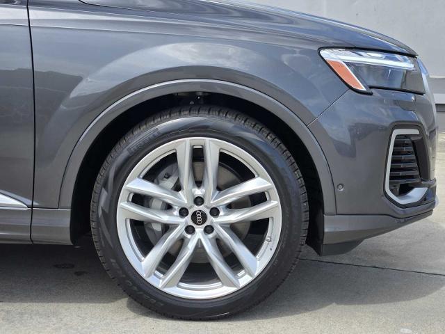 2025 Audi Q7 Vehicle Photo in SUGAR LAND, TX 77478