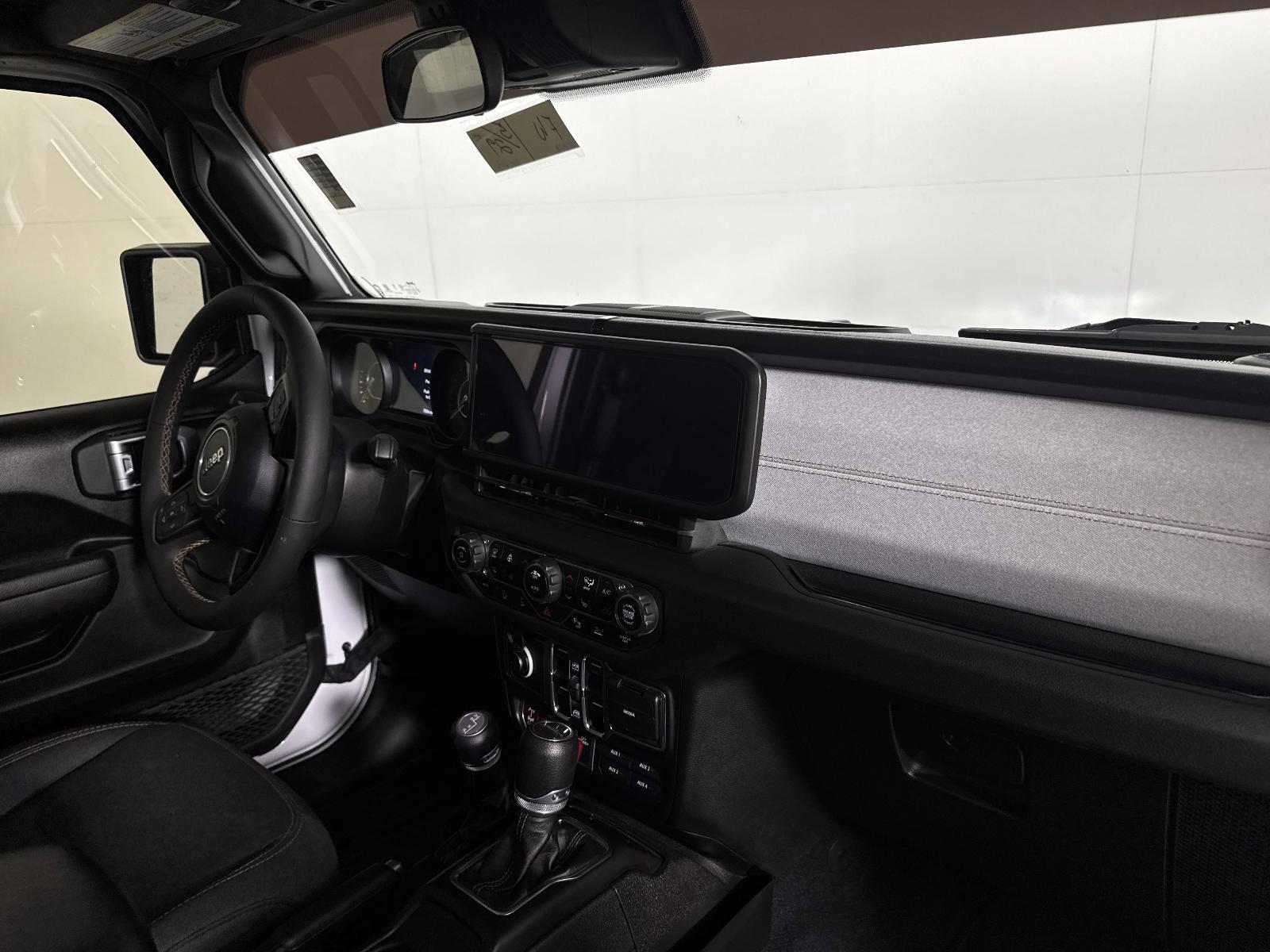 2024 Jeep Gladiator Vehicle Photo in GEORGETOWN, TX 78626-7508