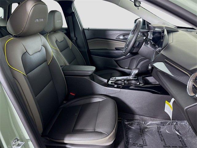 2025 Chevrolet Trax Vehicle Photo in PUYALLUP, WA 98371-4149