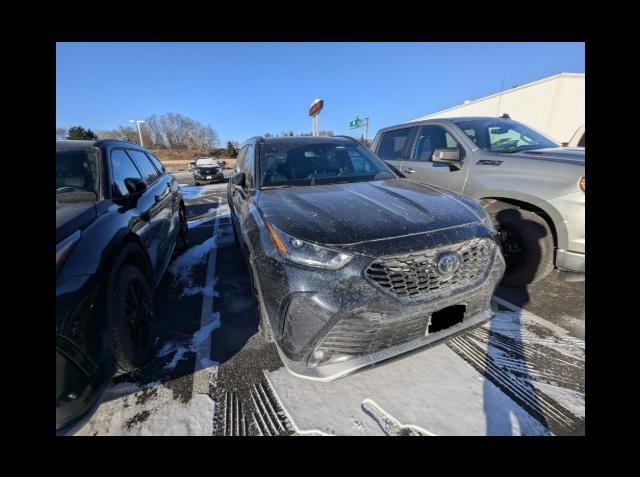 2024 Toyota Highlander Vehicle Photo in Oshkosh, WI 54904