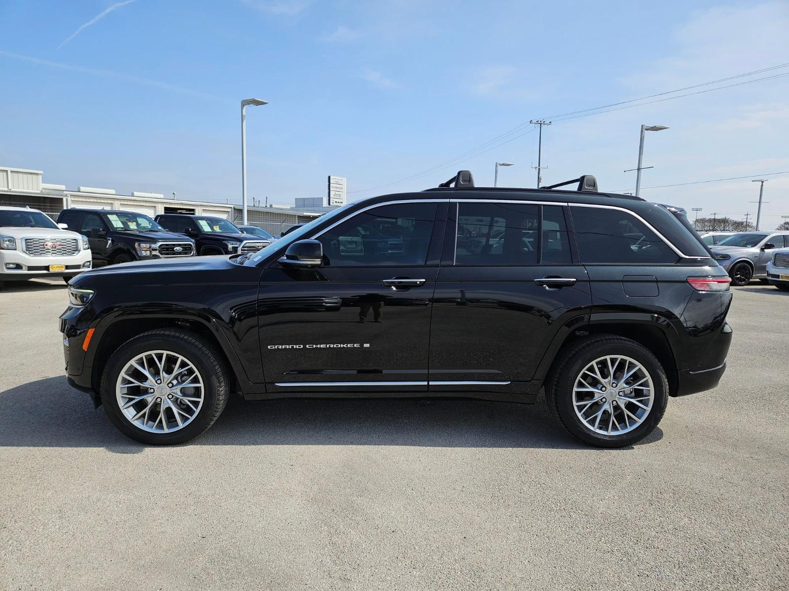 2024 Jeep Grand Cherokee Vehicle Photo in Seguin, TX 78155