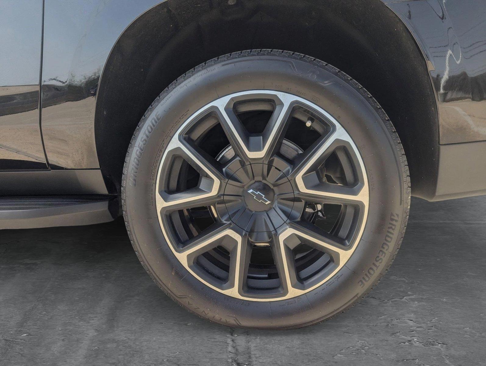 2025 Chevrolet Suburban Vehicle Photo in CORPUS CHRISTI, TX 78412-4902