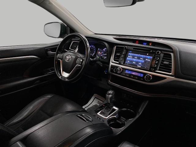 2017 Toyota Highlander Vehicle Photo in Appleton, WI 54913