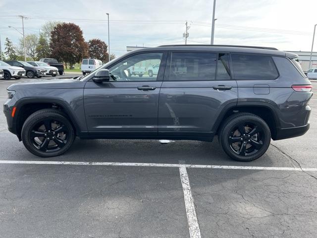 2023 Jeep Grand Cherokee L Vehicle Photo in GREEN BAY, WI 54304-5303