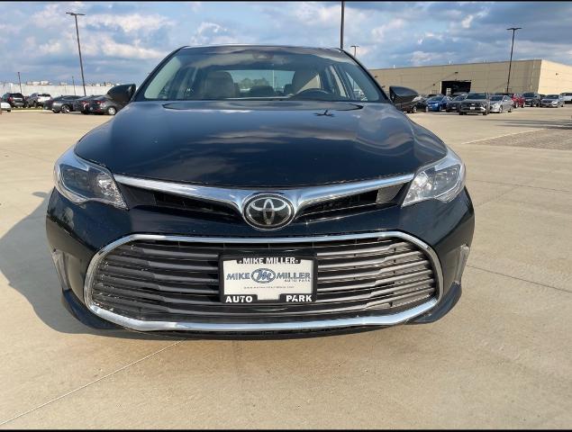 2017 Toyota Avalon Vehicle Photo in Peoria, IL 61615