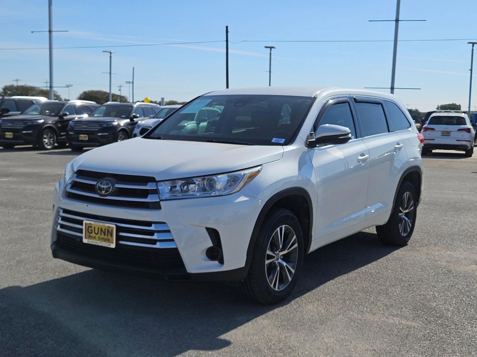 2017 Toyota Highlander Vehicle Photo in Seguin, TX 78155