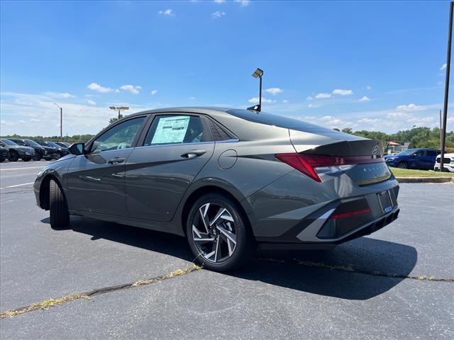 2024 Hyundai ELANTRA Vehicle Photo in Shiloh, IL 62269