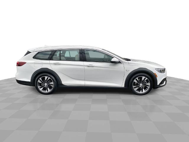 2018 Buick Regal TourX Vehicle Photo in WILLIAMSVILLE, NY 14221-2883