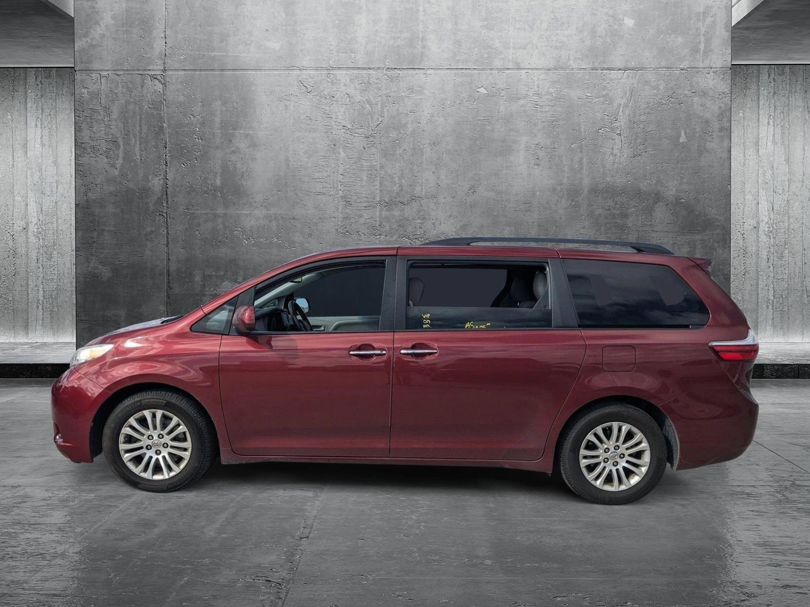 2015 Toyota Sienna Vehicle Photo in MIAMI, FL 33172-3015