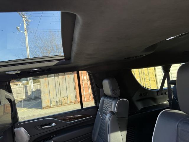 2022 Cadillac Escalade ESV Vehicle Photo in CHICOPEE, MA 01020-5001