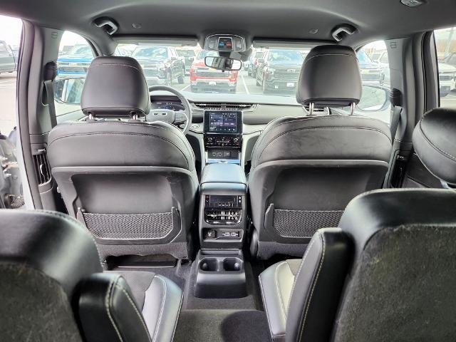 2023 Jeep Grand Cherokee L Vehicle Photo in GREEN BAY, WI 54304-5303