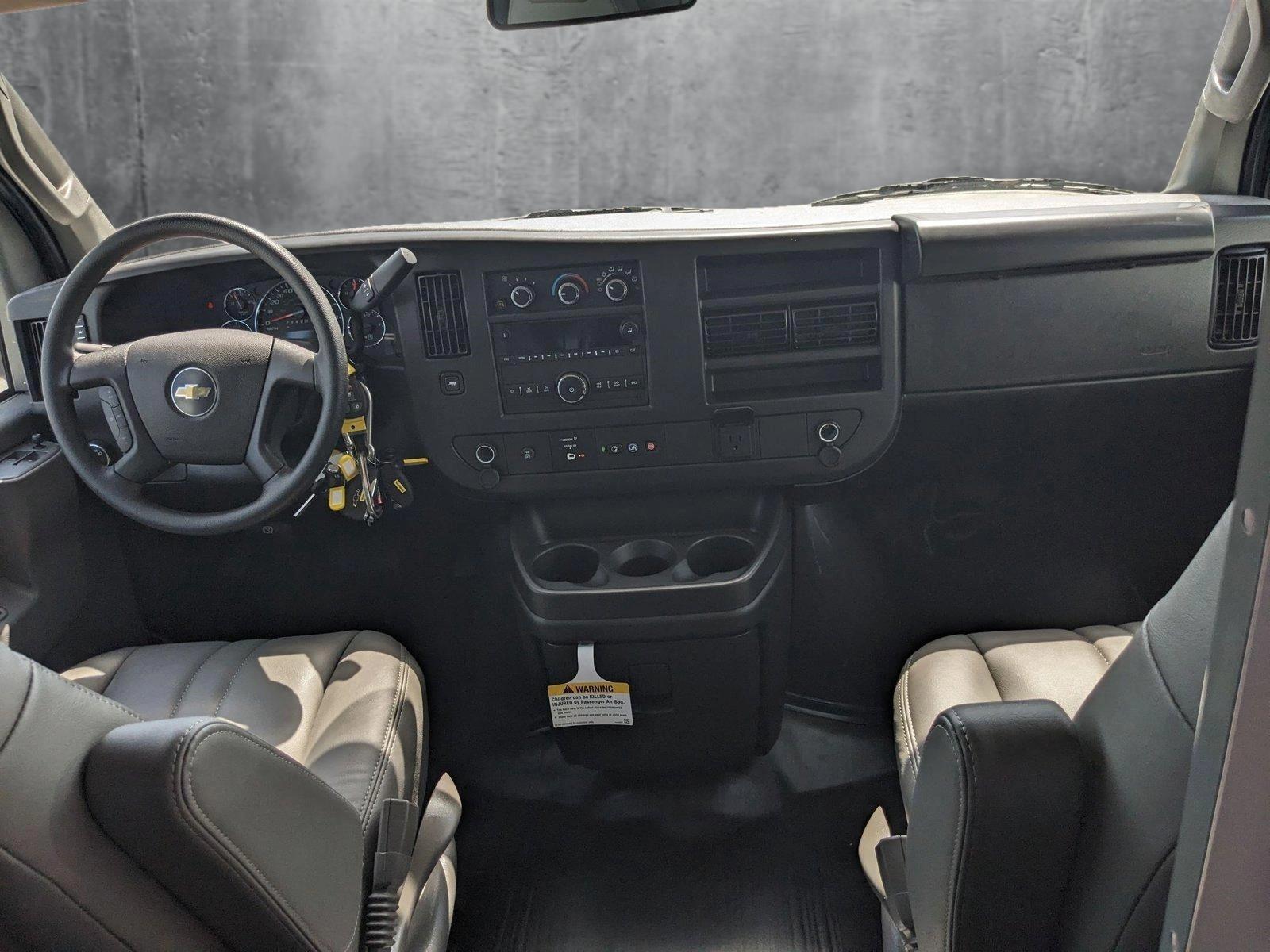2025 Chevrolet Express Cargo 2500 Vehicle Photo in MIAMI, FL 33172-3015