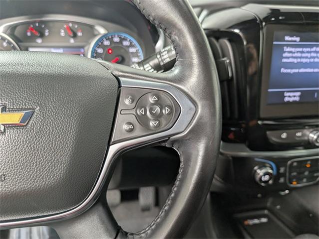 2022 Chevrolet Traverse Vehicle Photo in ENGLEWOOD, CO 80113-6708