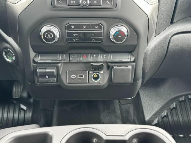 2025 GMC Sierra 2500 HD Vehicle Photo in COLUMBIA, MO 65203-3903