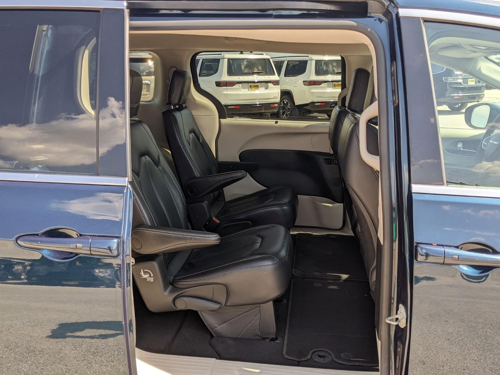 2022 Chrysler Pacifica Vehicle Photo in Seguin, TX 78155