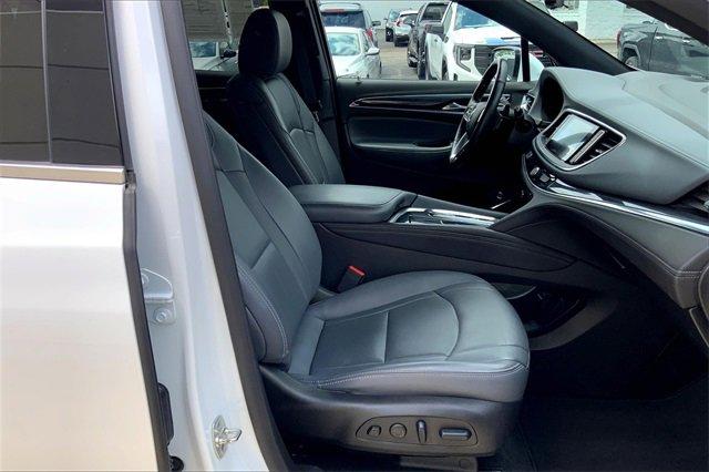 2024 Buick Enclave Vehicle Photo in TOPEKA, KS 66609-0000