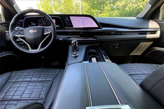 2024 Cadillac Escalade ESV Vehicle Photo in KANSAS CITY, MO 64114-4545