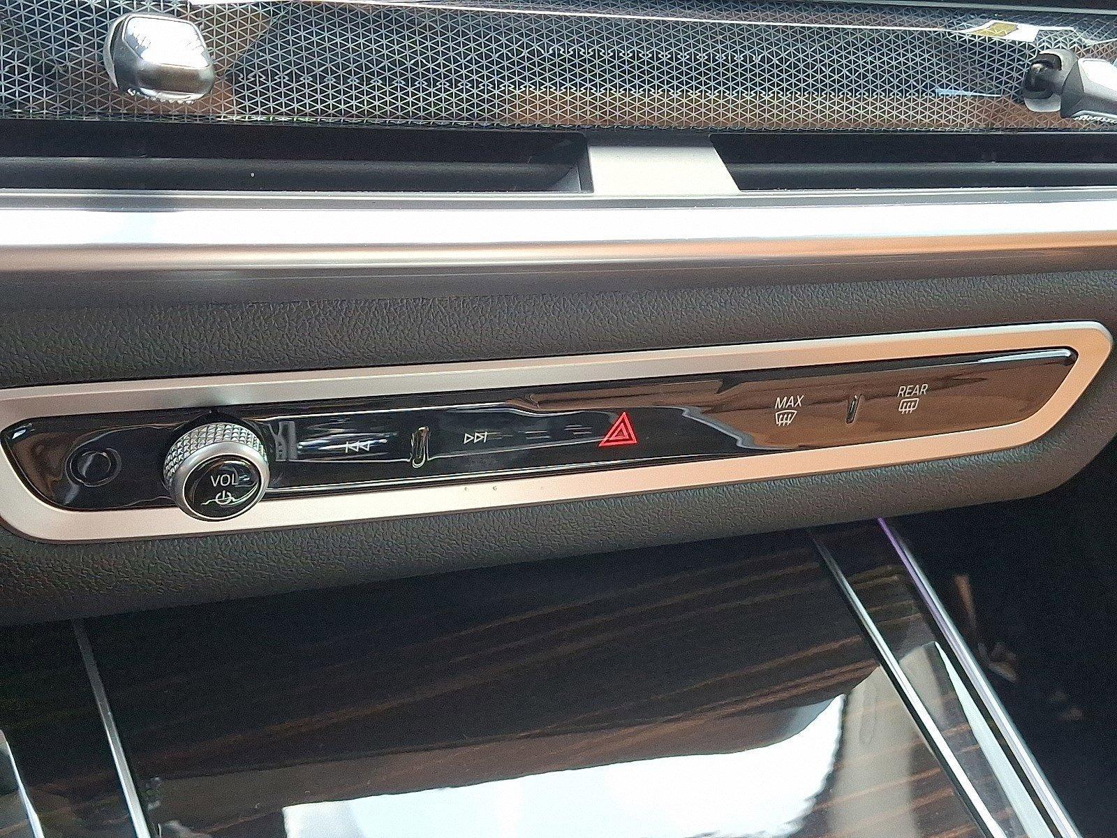 2023 BMW X7 xDrive40i Vehicle Photo in Harrisburg, PA 17111