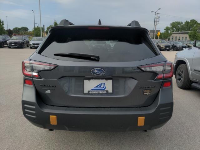 2025 Subaru Outback Vehicle Photo in Green Bay, WI 54304