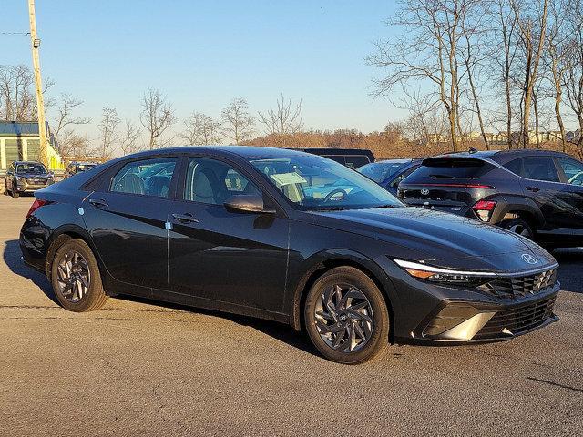 2025 Hyundai ELANTRA Vehicle Photo in Harrisburg, PA 17111