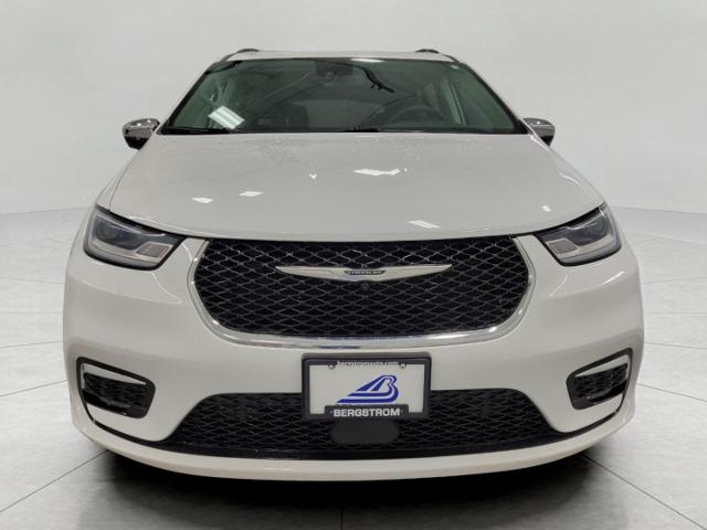 2023 Chrysler Pacifica Vehicle Photo in NEENAH, WI 54956-2243