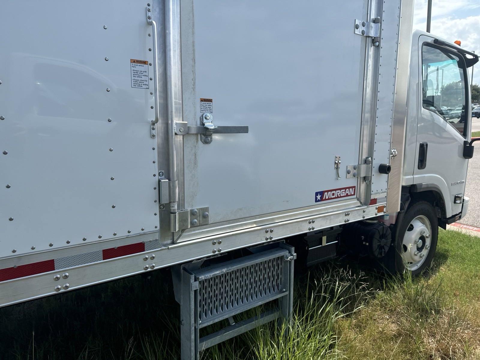 2025 Chevrolet Low Cab Forward 5500 XG Vehicle Photo in GEORGETOWN, TX 78626-7508