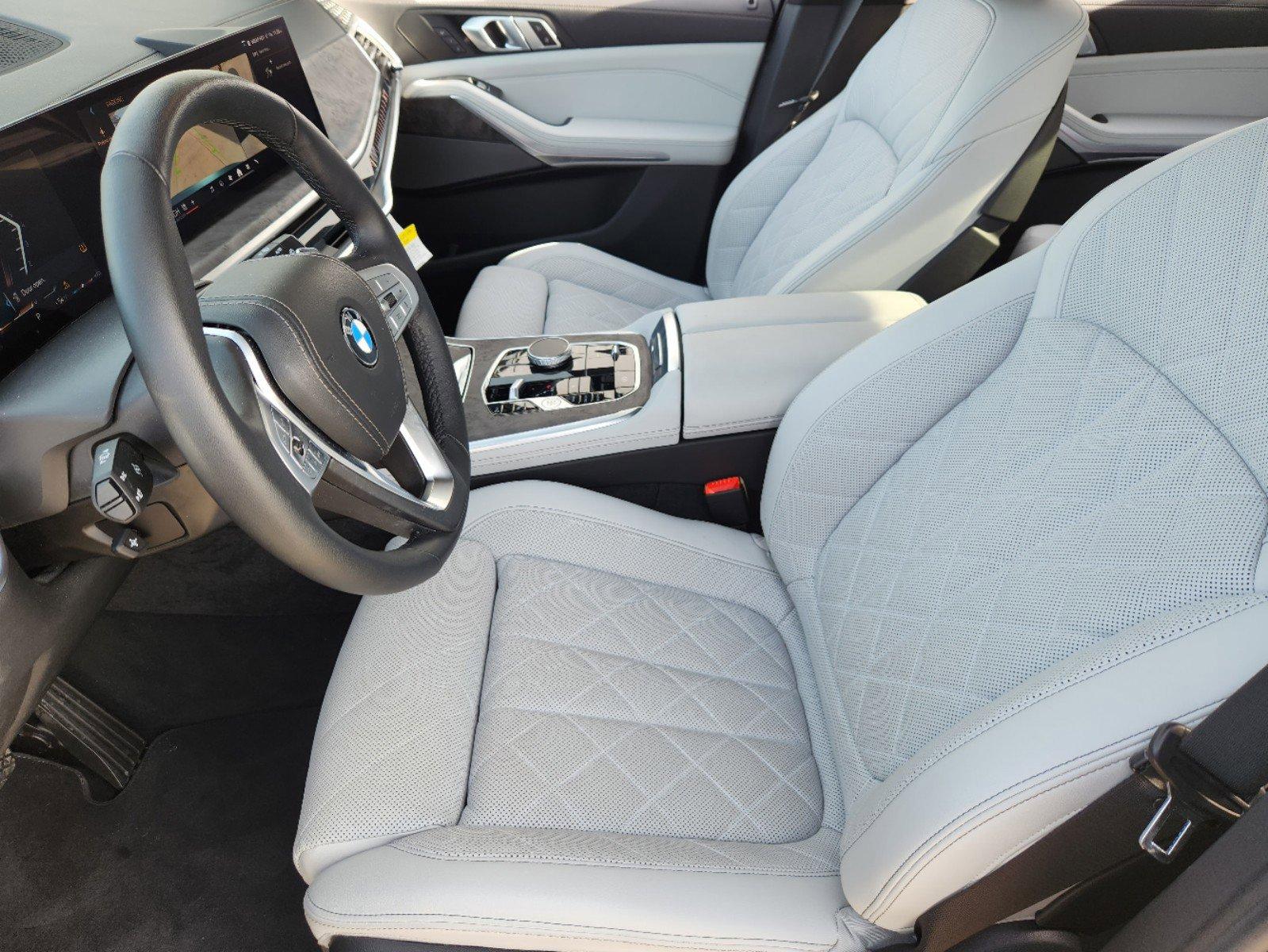 2024 BMW X7 xDrive40i Vehicle Photo in PLANO, TX 75024