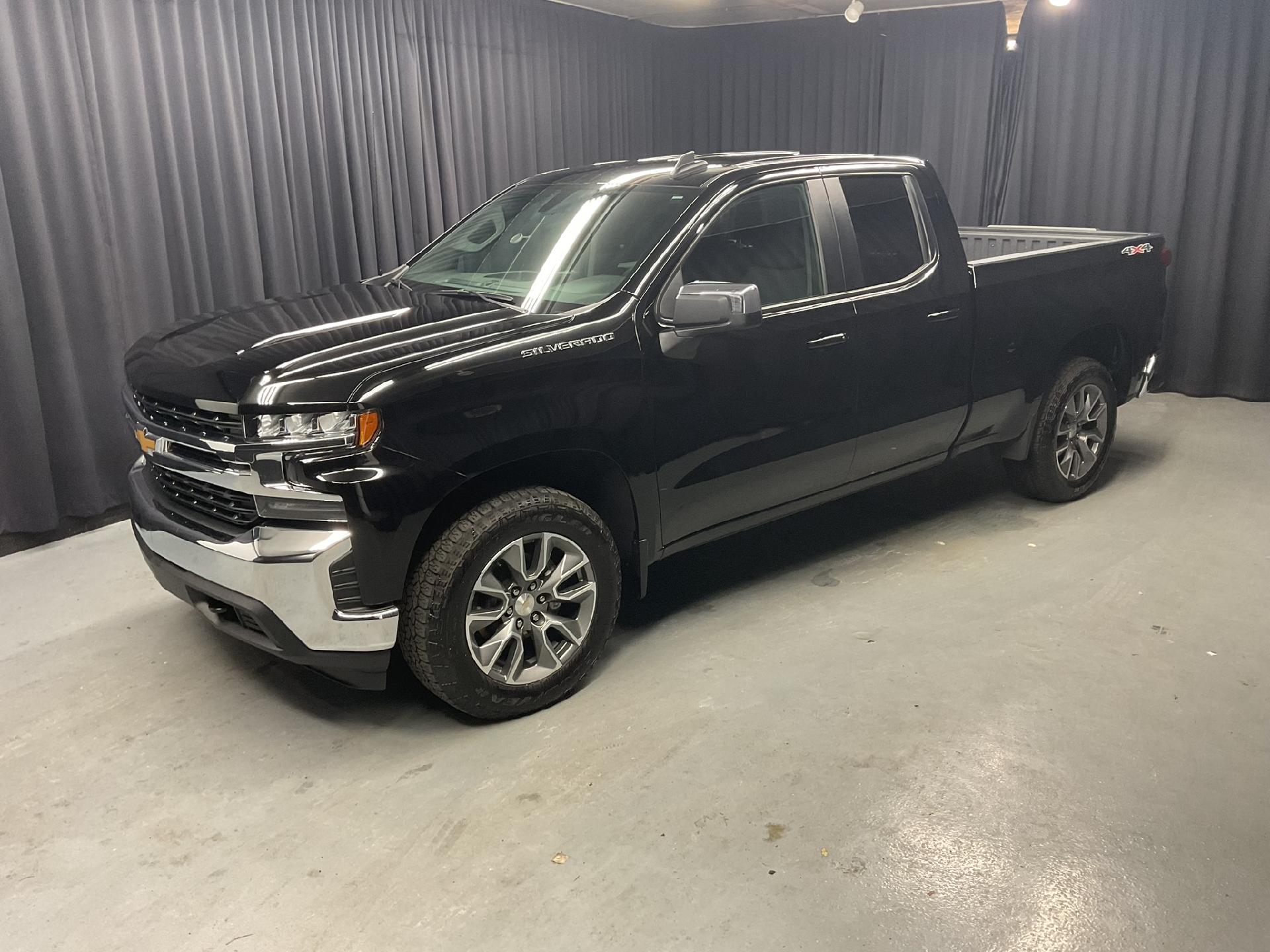 Used 2022 Chevrolet Silverado 1500 Limited LT with VIN 1GCRYJEK3NZ209977 for sale in Rittman, OH