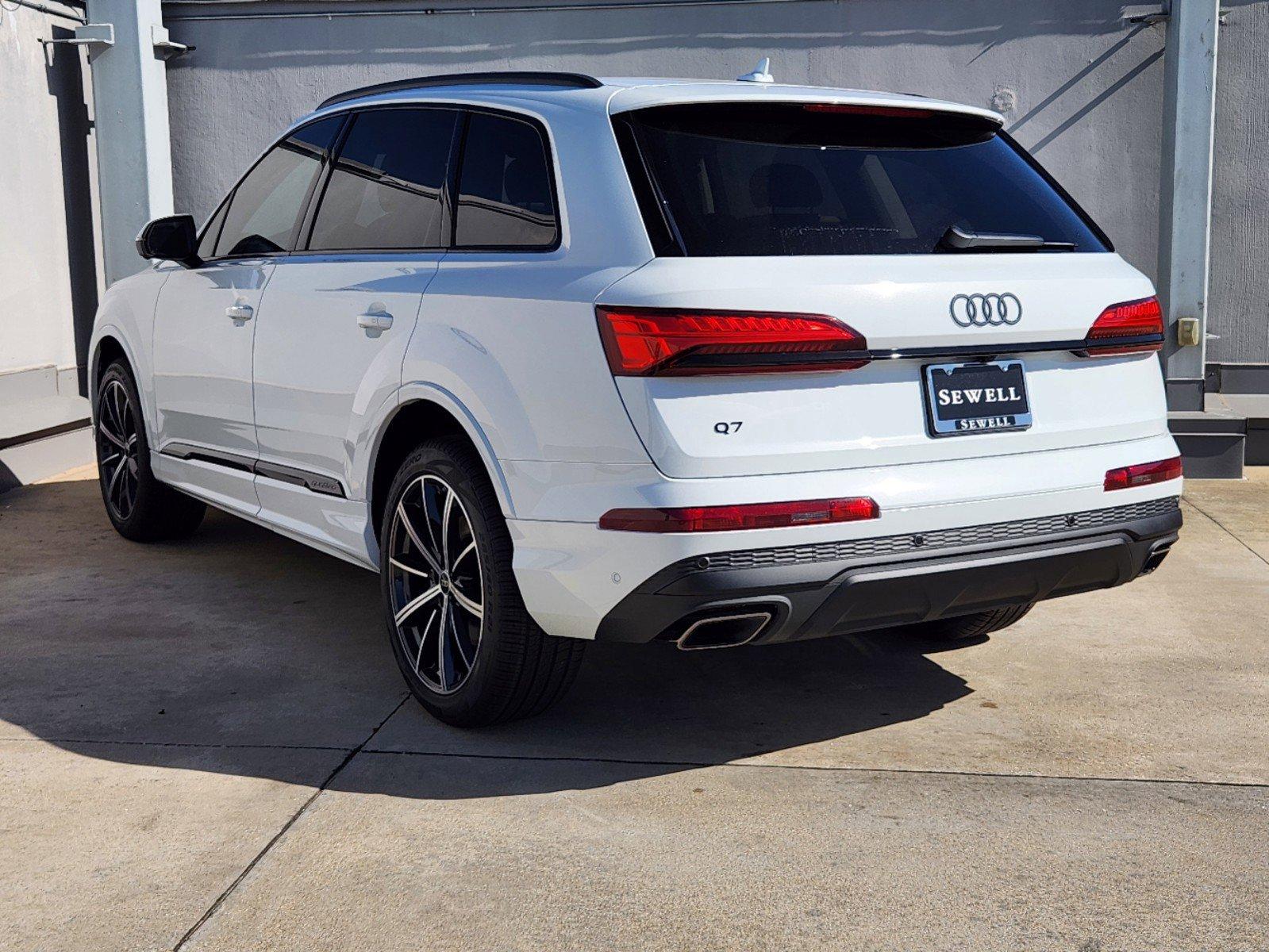 2025 Audi Q7 Vehicle Photo in SUGAR LAND, TX 77478