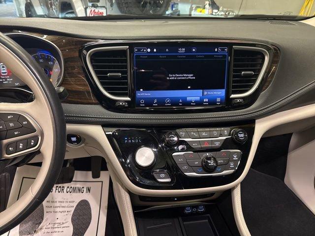 2021 Chrysler Pacifica Vehicle Photo in MEDINA, OH 44256-9631