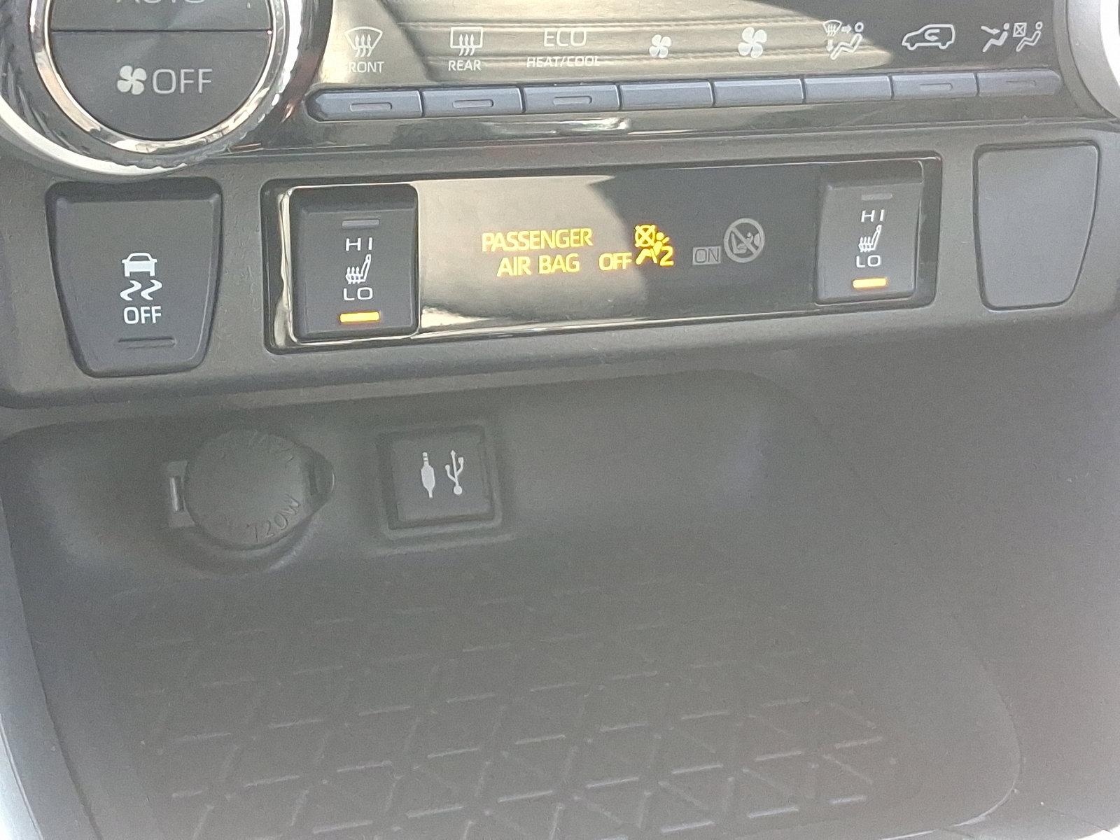 2019 Toyota RAV4 Vehicle Photo in Trevose, PA 19053