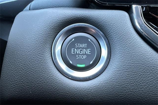 2025 GMC Canyon Vehicle Photo in ELK GROVE, CA 95757-8703